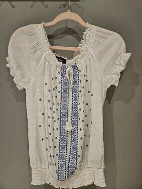 NWOT BYLINE Embroidered White Peasant Blouse with Blue Trim
